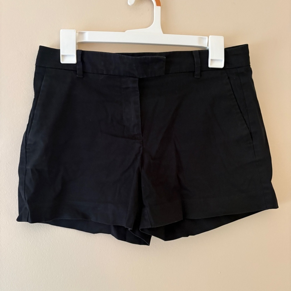 Ann Taylor Devin Fit Black Dress Shorts Size 2